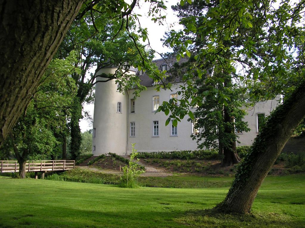 Burg Boetzelaer Hotel Kalkar Exterior photo